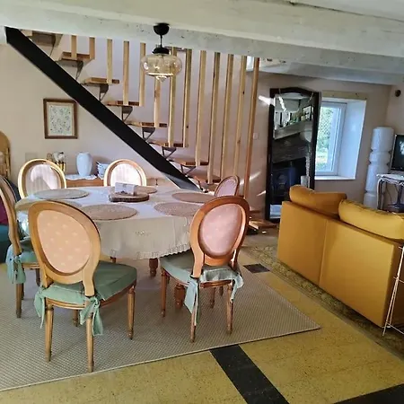 La Maison Aux Volets * Chameane